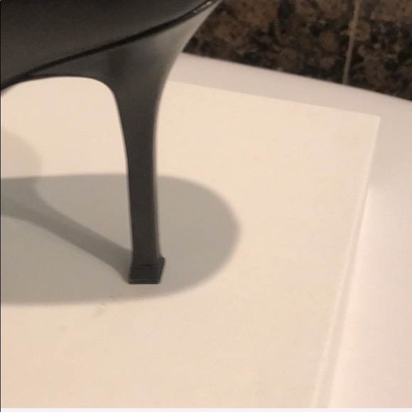 Authentic YSL 4 inch Tribute - Picture 5 of 10